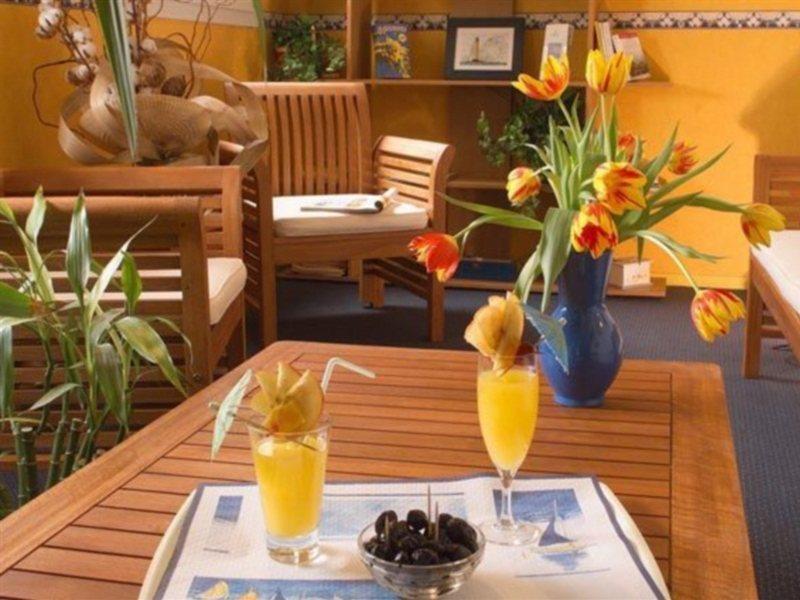 Stars Antibes Hotel Biot Exterior photo