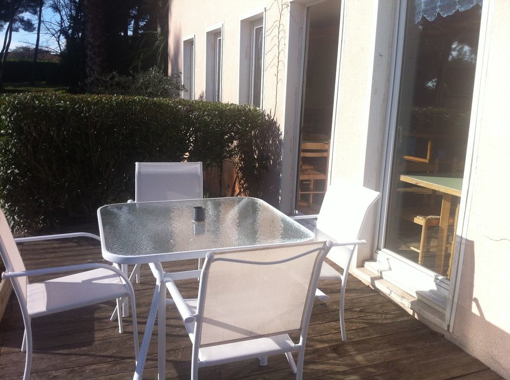 Stars Antibes Hotel Biot Exterior photo